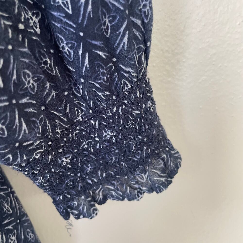 Talbots size L (Runs small) Smocked Babydoll blouse blue - Picture 5 of 10